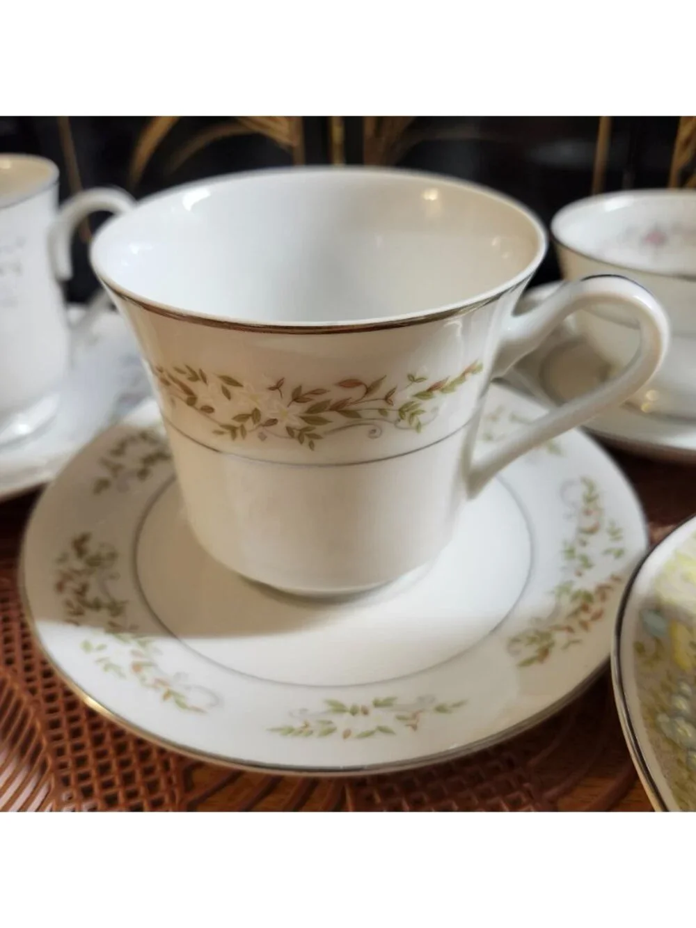 6 Sets Mismatched China Tea Cups & Saucers, Green & Gold